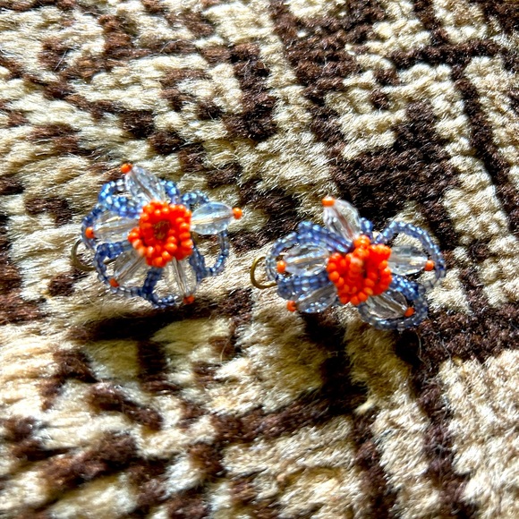 Mango Beaded Floral Earrings - Picture 2 of 2